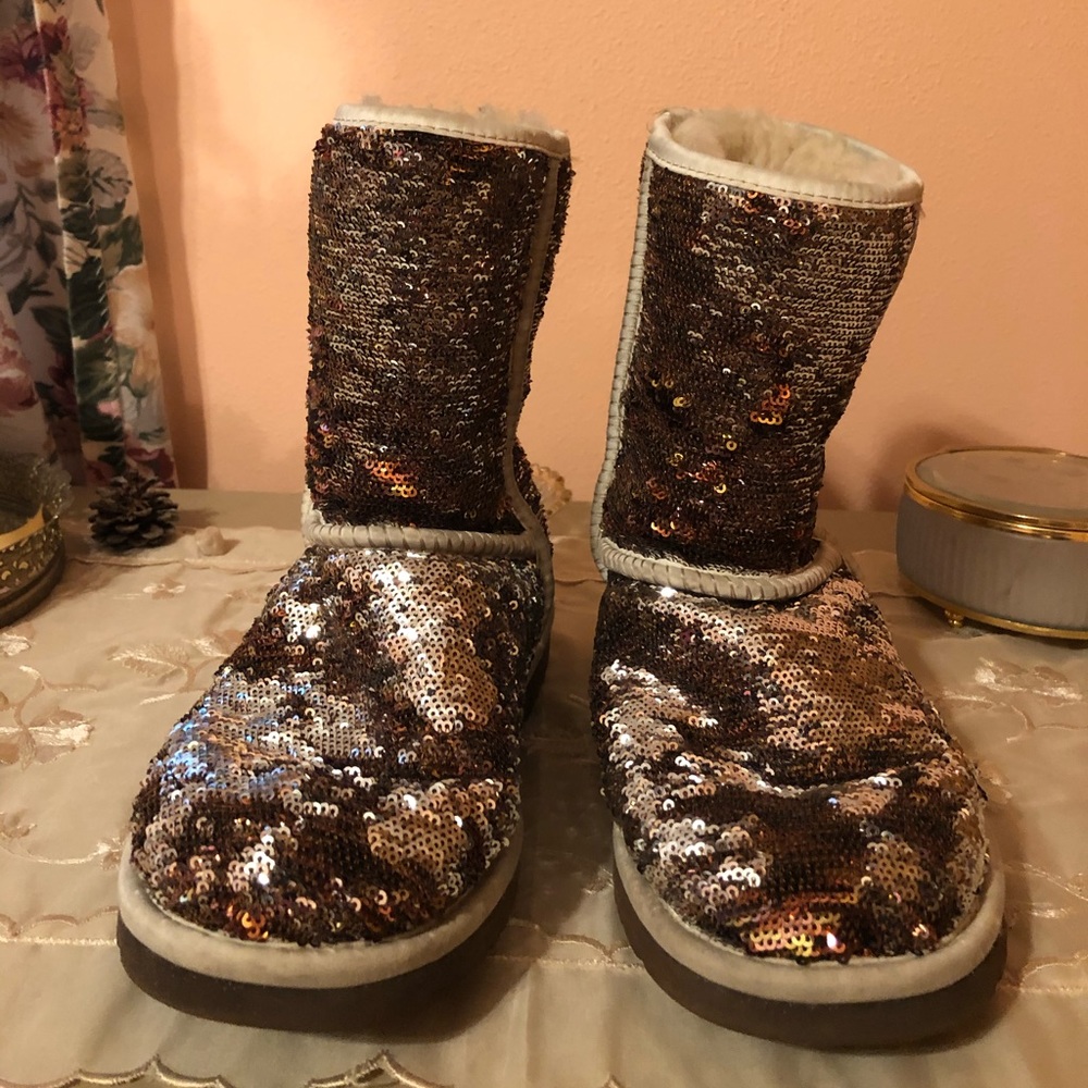 Uggs Color Changing Sequin Boots Size 6
